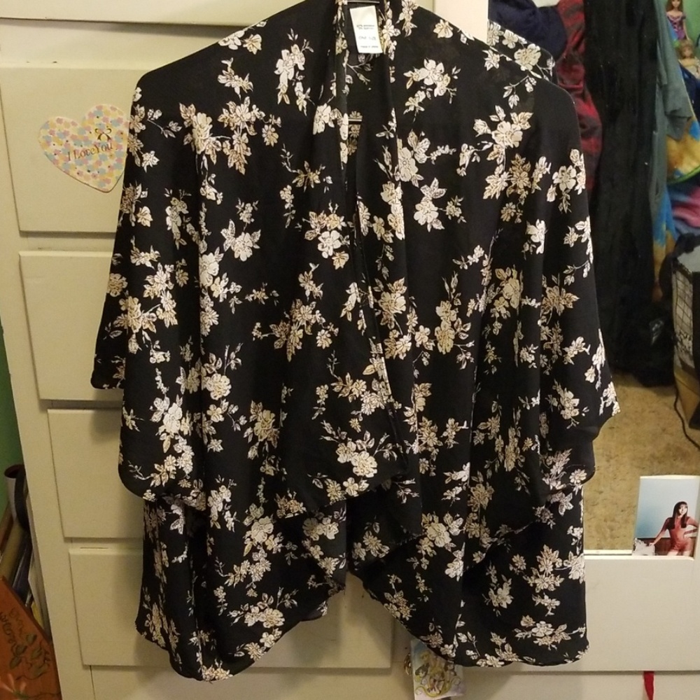 Black floral kimono